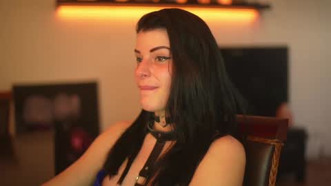 Snapshot of stella_shock chatting on December 17, 8:56 am Stella online show from December 17, 8:56 am