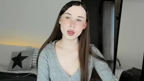 stella_sunny online show from May 24, 4:24 pm