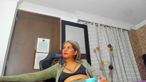Estella online show from February 27, 3:51 am