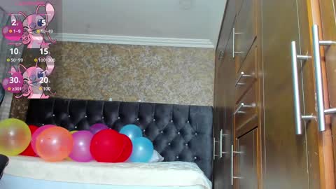 Estella online show from February 24, 8:58 pm