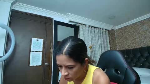 Estella online show from October 18, 10:36 pm