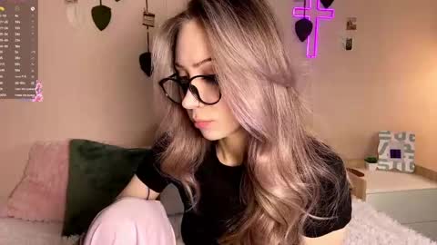 Alexia online show from May 7, 4:19 am