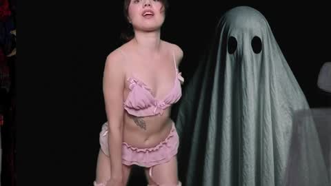 stellawells online show from October 18, 9:08 pm