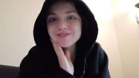 stellawells online show from September 24, 11:39 am