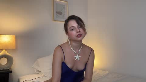 stellawells online show from October 21, 10:35 pm