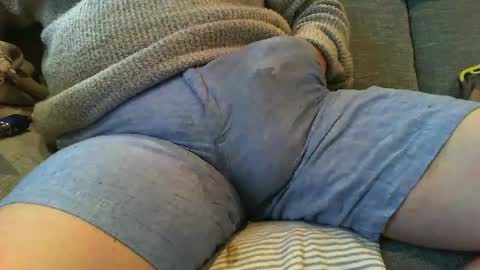 Snapshot of stemee chatting on December 7, 1:57 pm marriedsecretcrotchwatcher online show from December 7, 1:57 pm