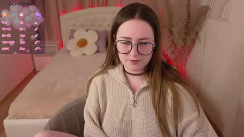 Emma online show from December 14, 10:07 pm