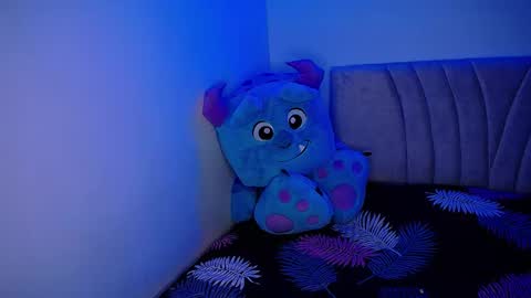 Snapshot of stepha_sweet chatting on February 9, 2:17 am Emma online show from February 9, 2:17 am