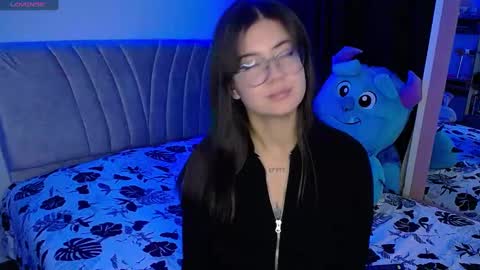 Snapshot of stepha_sweet chatting on January 19, 3:39 am Emma online show from January 19, 3:39 am