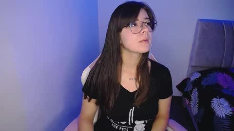Snapshot of stepha_sweet chatting on February 20, 3:01 am Emma online show from February 20, 3:01 am