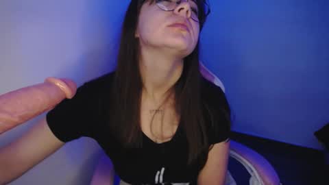 Snapshot of stepha_sweet chatting on February 20, 6:06 am Emma online show from February 20, 6:06 am