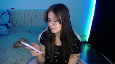 Snapshot of stepha_sweet chatting on March 5, 2:46 am Emma online show from March 5, 2:46 am