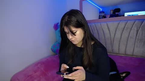 Snapshot of stepha_sweet chatting on February 5, 2:29 am Emma online show from February 5, 2:29 am