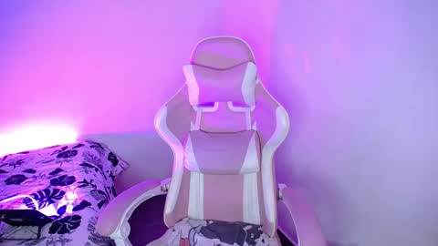 Snapshot of stepha_sweet chatting on September 9, 11:16 pm Emma online show from September 9, 11:16 pm