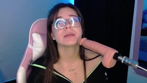 Snapshot of stepha_sweet chatting on March 3, 11:35 pm Emma online show from March 3, 11:35 pm