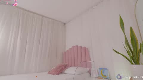 stephania_let online show from November 24, 6:17 pm