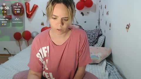Stephanie   online show from May 7, 10:22 am
