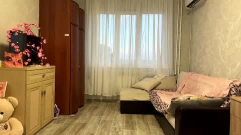 Stephani online show from May 31, 4:28 pm
