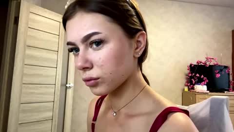 Stephani online show from May 24, 3:40 pm