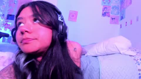 Snapshot of stephanifox chatting on February 26, 9:31 pm Stephanie online show from February 26, 9:31 pm
