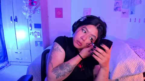 Snapshot of stephanifox chatting on February 25, 11:37 pm Stephanie online show from February 25, 11:37 pm