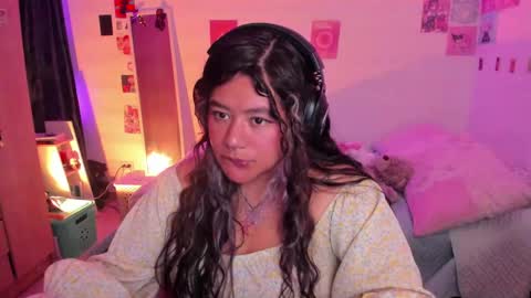 Snapshot of stephanifox chatting on February 5, 1:04 am Stephanie online show from February 5, 1:04 am