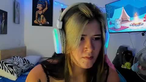 Snapshot of stephany_uwu chatting on February 2, 1:02 am Stephany independient model online show from February 2, 1:02 am