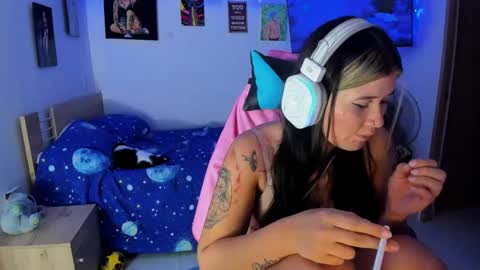 Snapshot of stephany_uwu chatting on January 19, 4:33 am Stephany independient model online show from January 19, 4:33 am