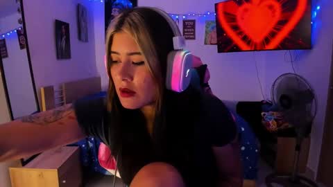 Snapshot of stephany_uwu chatting on January 12, 3:39 am Stephany independient model online show from January 12, 3:39 am