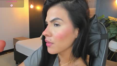 S T E P H A N Y A online show from January 7, 8:58 pm