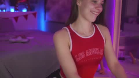 stephie0404 online show from December 15, 8:36 pm