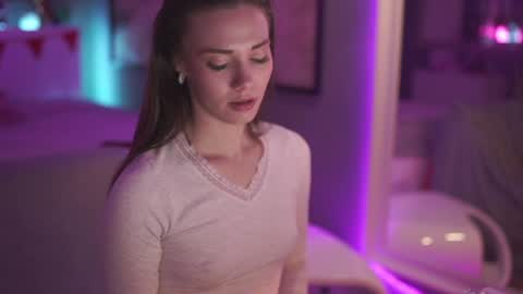 stephie0404 online show from December 12, 10:20 pm