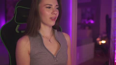 stephie0404 online show from December 22, 8:58 pm