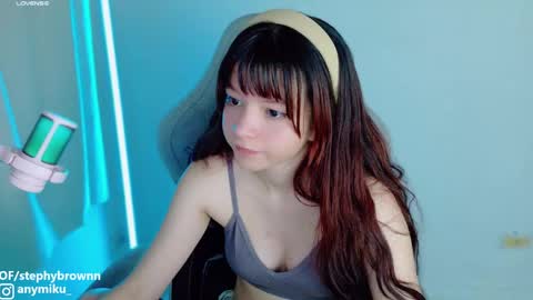 Snapshot of stephybrown chatting on February 5, 3:23 am stephy online show from February 5, 3:23 am