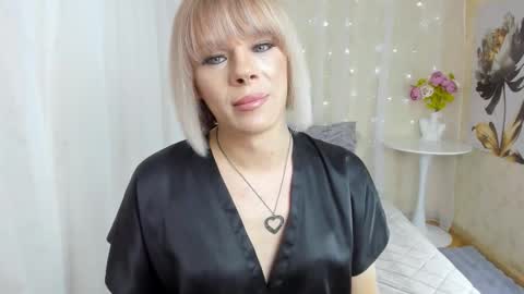 Snapshot of stesnyashkaalice chatting on September 20, 12:19 pm Alice online show from September 20, 12:19 pm