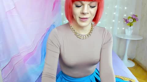 Snapshot of stesnyashkaalice chatting on December 6, 2:33 pm Alice online show from December 6, 2:33 pm