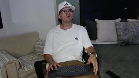 sebas online show from September 11, 12:23 am