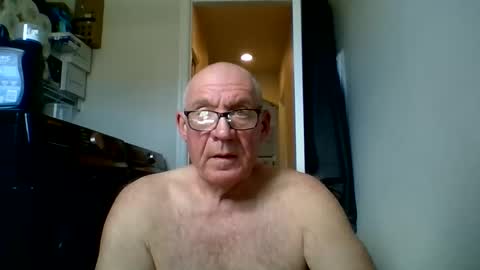 stevejons47 online show from April 13, 3:16 pm