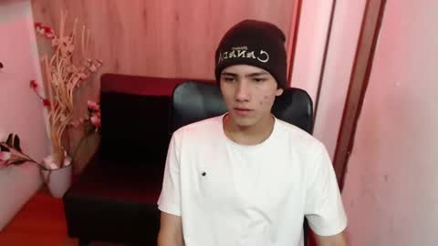 Stich online show from February 15, 1:43 pm