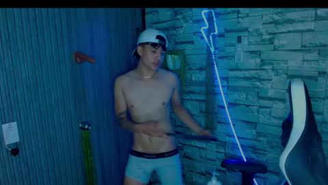 stiven leal online show from January 15, 9:01 pm