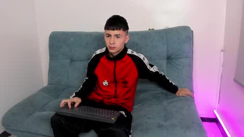 Stivarfox21 online show from January 26, 7:42 am