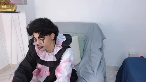 stivenbenet1 online show from October 31, 2:17 pm