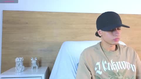 stivenbenet1 online show from September 22, 9:08 pm