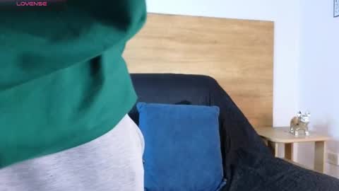 stivenbenet1 online show from September 29, 9:47 pm