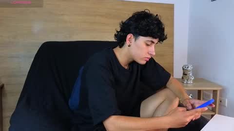 stivenbenet1 online show from October 9, 1:16 pm