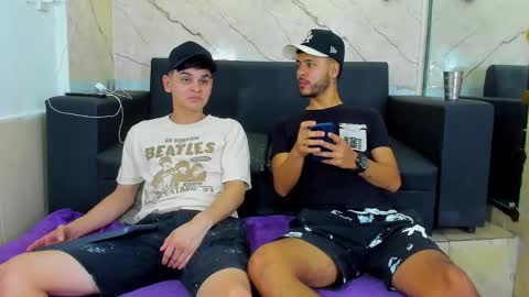 friends online show from March 3, 8:54 am