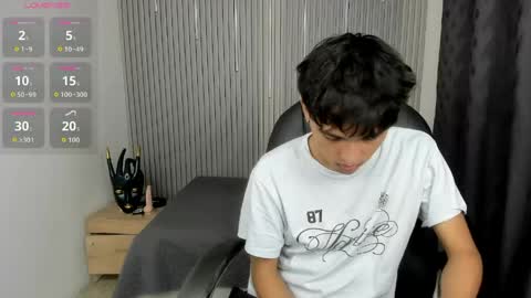 Stiwen online show from May 29, 2:26 pm