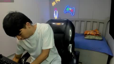 Stiwen online show from November 25, 3:33 pm