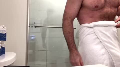 Snapshot of stlhotwifeguy chatting on February 19, 12:25 am stlhotwifeguy online show from February 19, 12:25 am