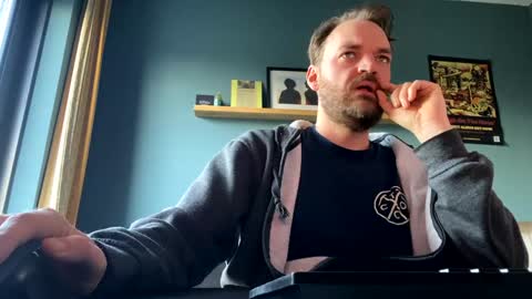 Stonerboner online show from December 7, 11:01 am